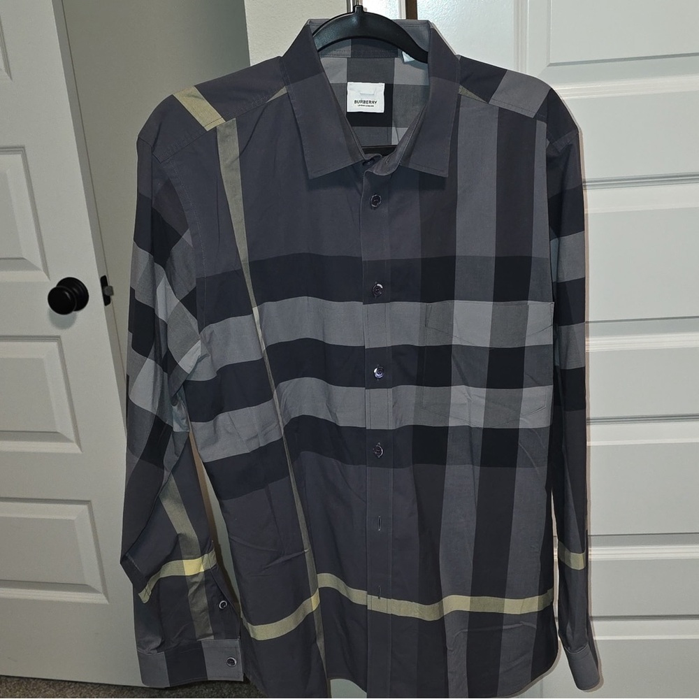 Burberry Men's Long Sleeve XL button up Black, Gray and Beige Plaid Shirt